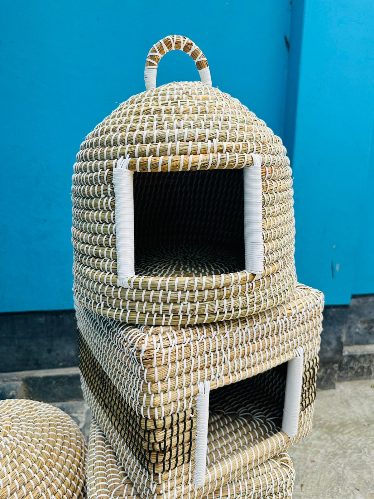 Artisan-Crafted Breathable Cat Nest for All Seasons